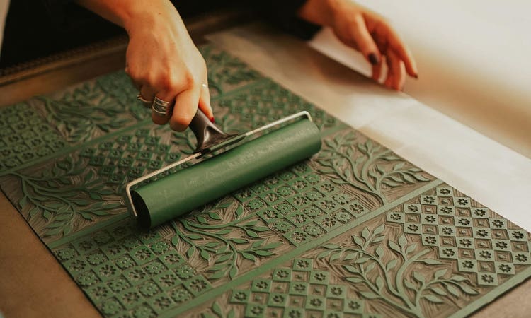 If walls could talk, the ones adorned with Ellen Merchant’s bold prints would have stories to tell about hand-crafted artistry.