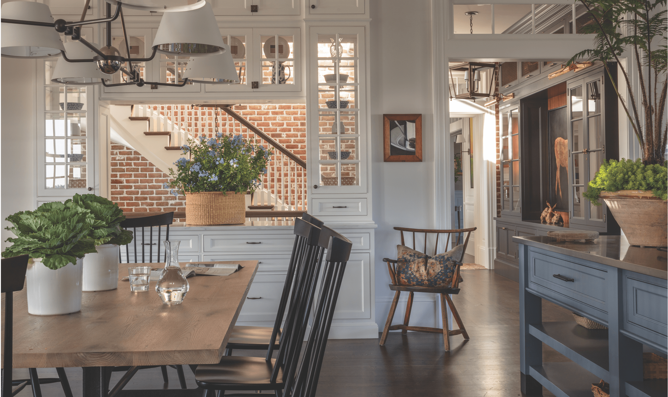 Interior windows were utilized throughout the estate to transfer natural light and connect two different spaces.